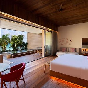 Suite avec Piscine Côté Océan Lit King-Size